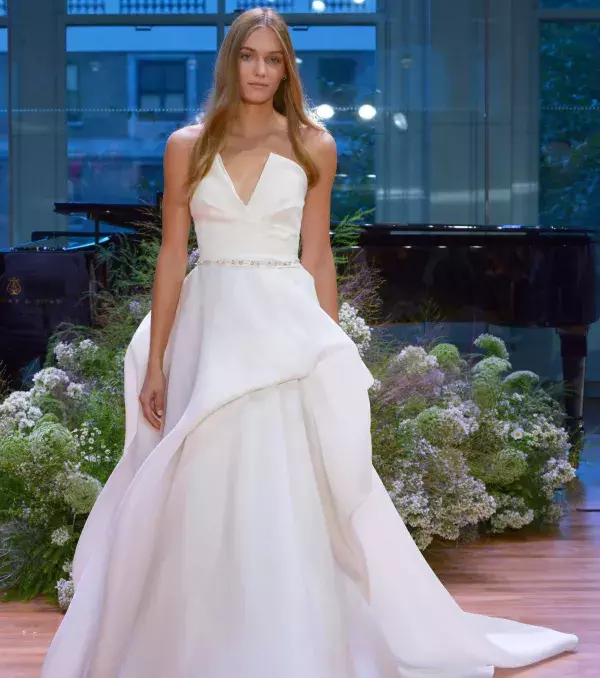 Princess-style wedding dress: Monique Lhuillier, 'Emerson'