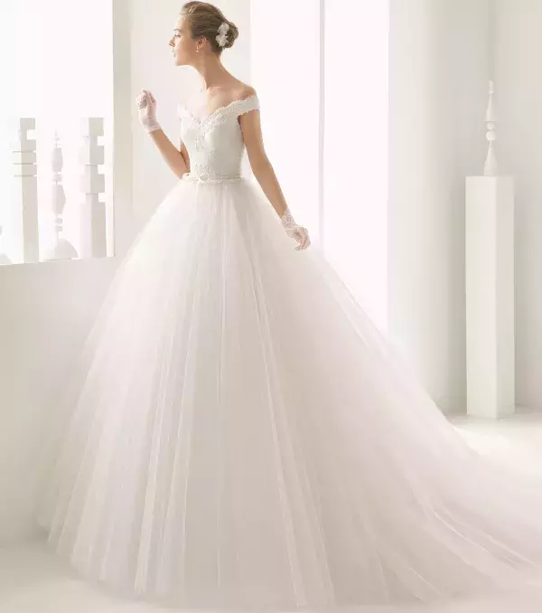 Princess-style wedding dress: Rosa Clara, 'Nera'