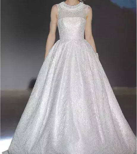Princess wedding dress with lace - Jesus Peiro