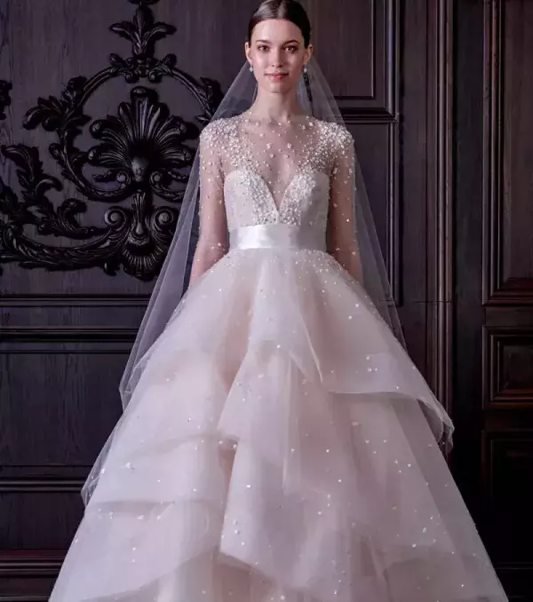 Princess wedding dress with layers of tulle - Monique Lhuillier