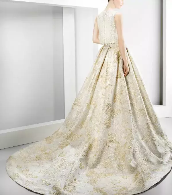 Princess wedding dress with train, back view - Jesus Peiro