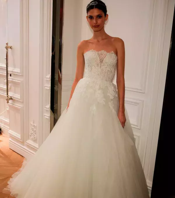 Strapless princess wedding dress in tulle - Monique Lhuillier