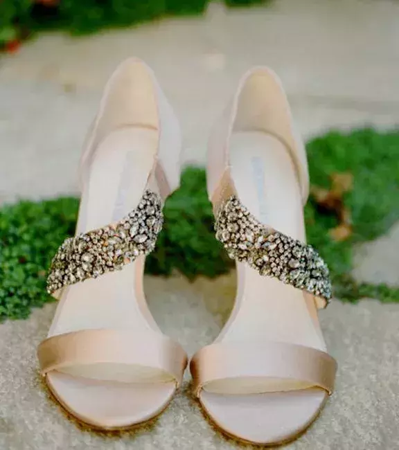 Wedding shoes: Vera Wang
