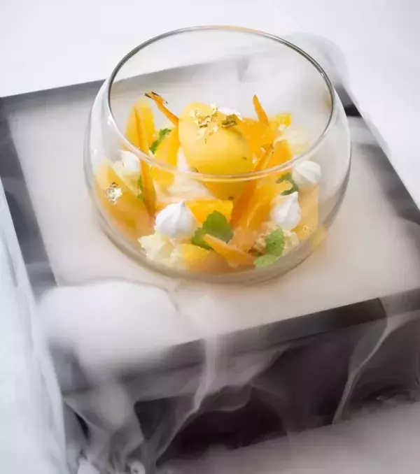 Another fruity and breathtaking dessert in a verrine!