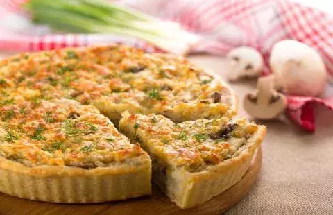 Chicken and mushroom quiche         
