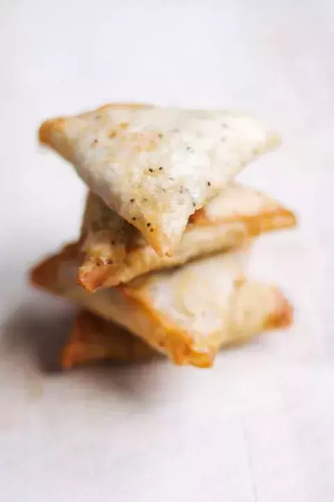 Chicken and vegetable samosas      