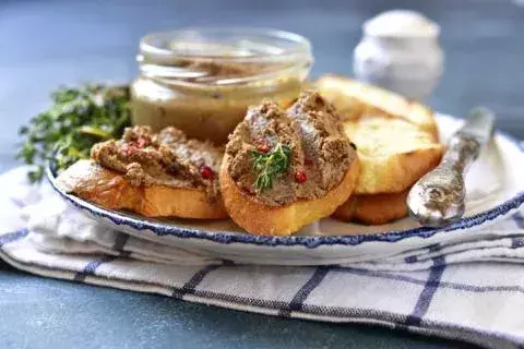Chicken rillettes, ideal for finishing off leftovers