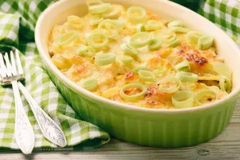 Leek shepherd’s pie with potatoes