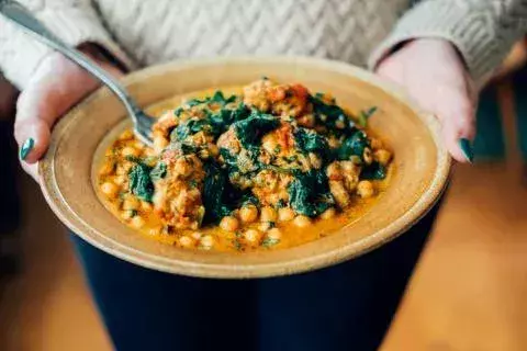 Vegetable curry with tomato