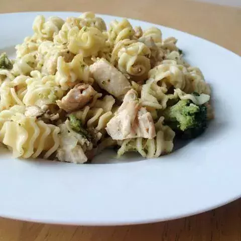 Very creamy chicken pasta            