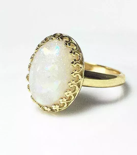 A beautiful ring with a stunning gold trimming