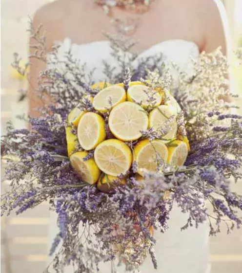 Bridal bouquets: lemon is a big trend for the year