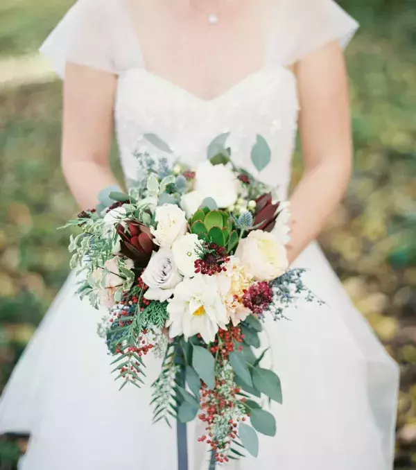 Bridal bouquets: a wildflower bouquet