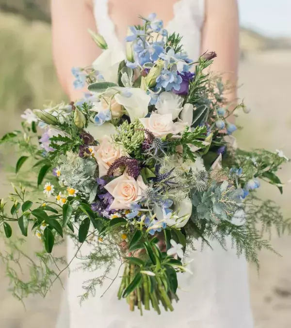 Bridal bouquets: a wildflower bouquet