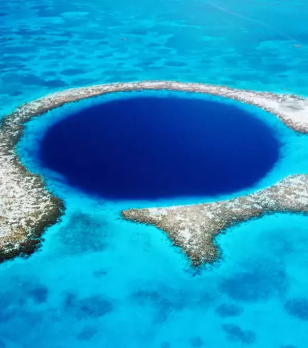 The Great Blue Hole (Belize)