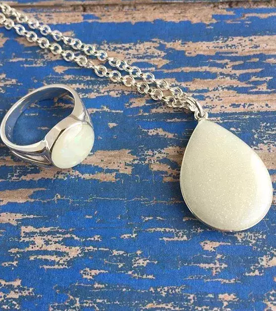 Matching necklace and ring set
