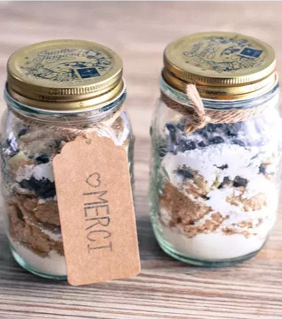 Personalised wedding favours