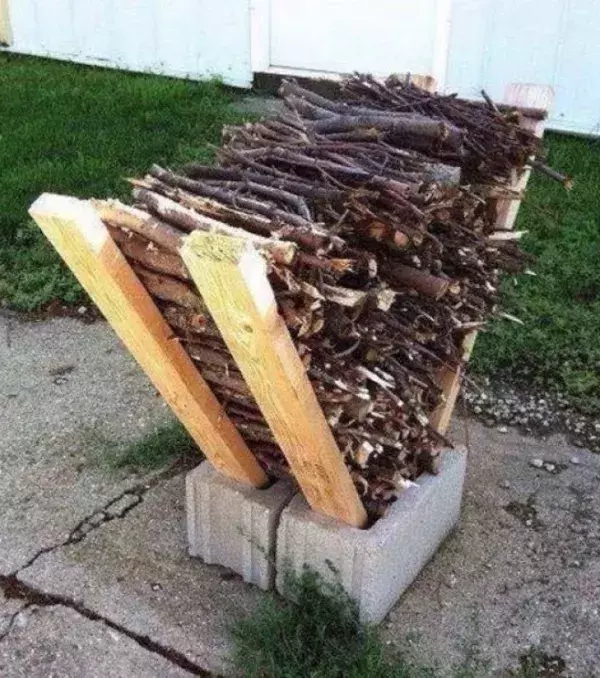 A simple yet practical stand to hold all your wood!