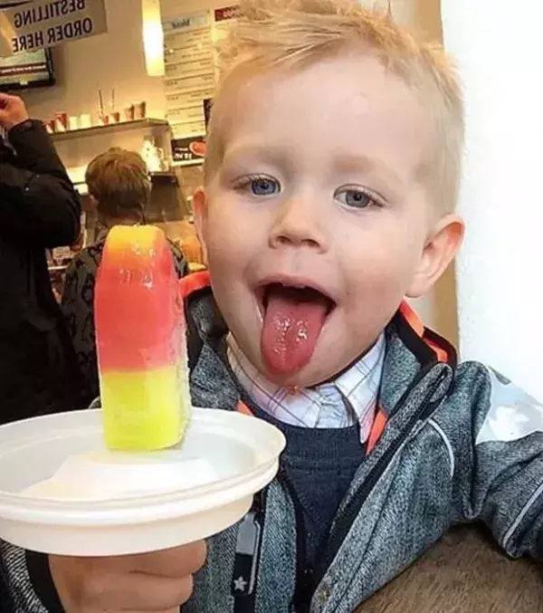 Upcyle your plastic coffee lids and use it when you give your kids lollies. It's a great way to keep them clean.