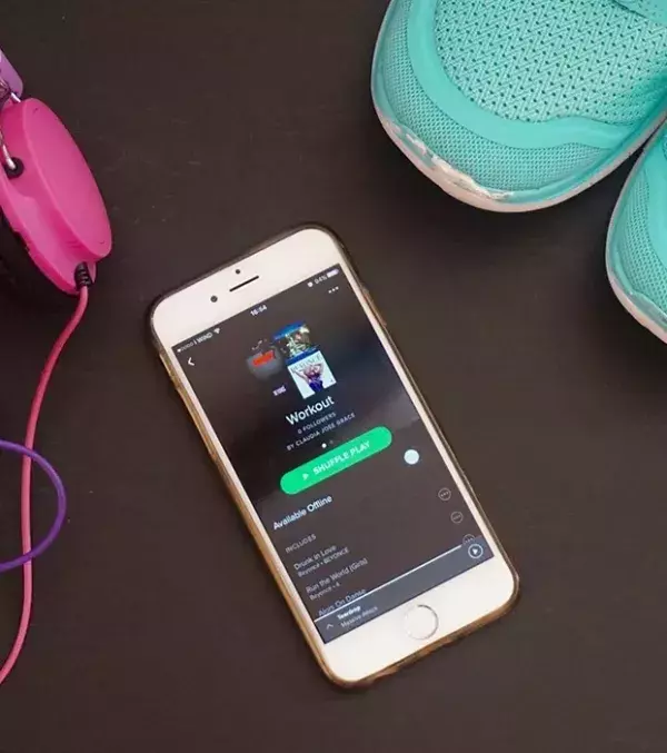 Make yourself a workout playlist that lasts the length of time you want to work out for. You can train your body to stop when the music stops.